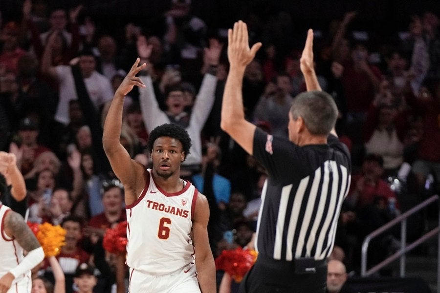 Bronny desató la locura en el Galen Center