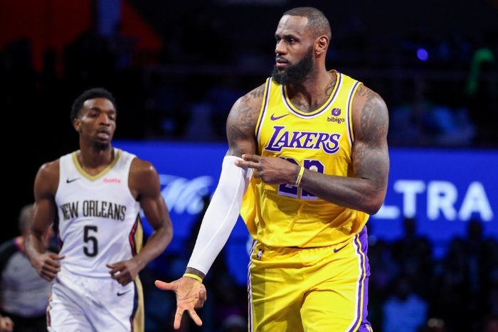 LeBron James durante la Semifinal de la Copa de la NBA