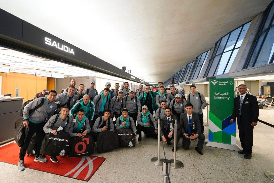 León ya viajó rumbo a Arabia Saudita