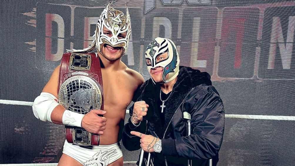 Lee junto a Rey Mysterio