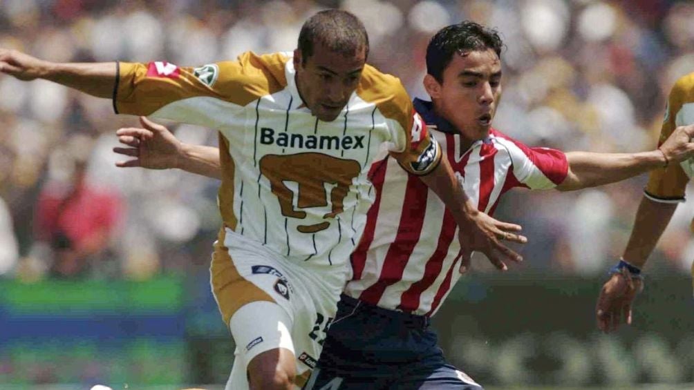 Ailton en un partido contra Chivas