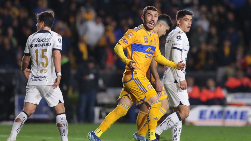 Juan Pablo Vigón en el encuentro ante Pumas