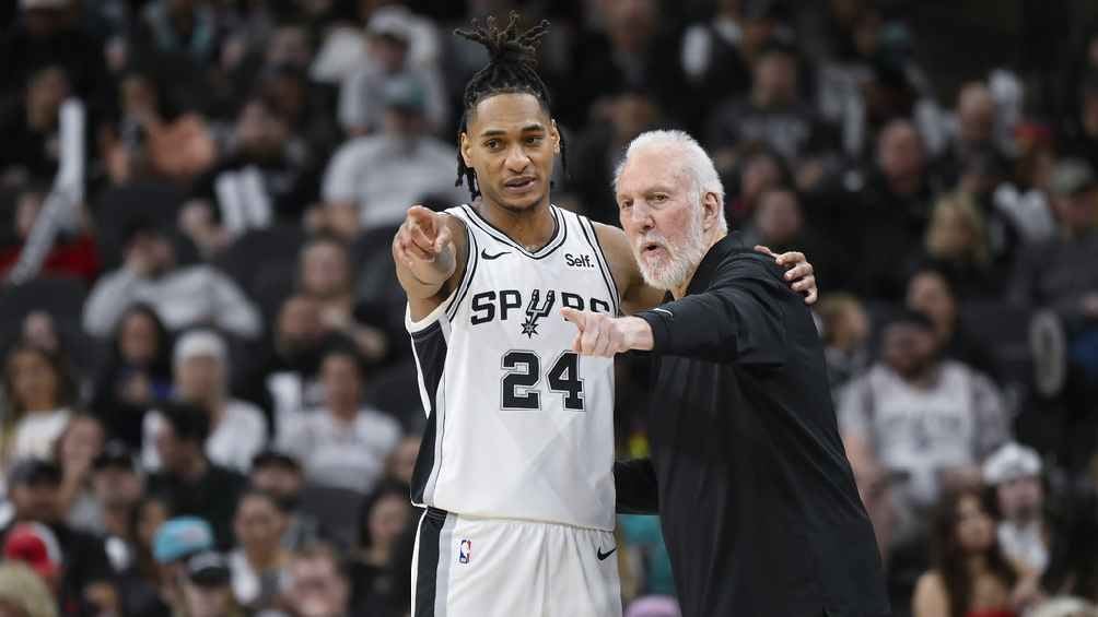 Popovich apunta a repetir alineación