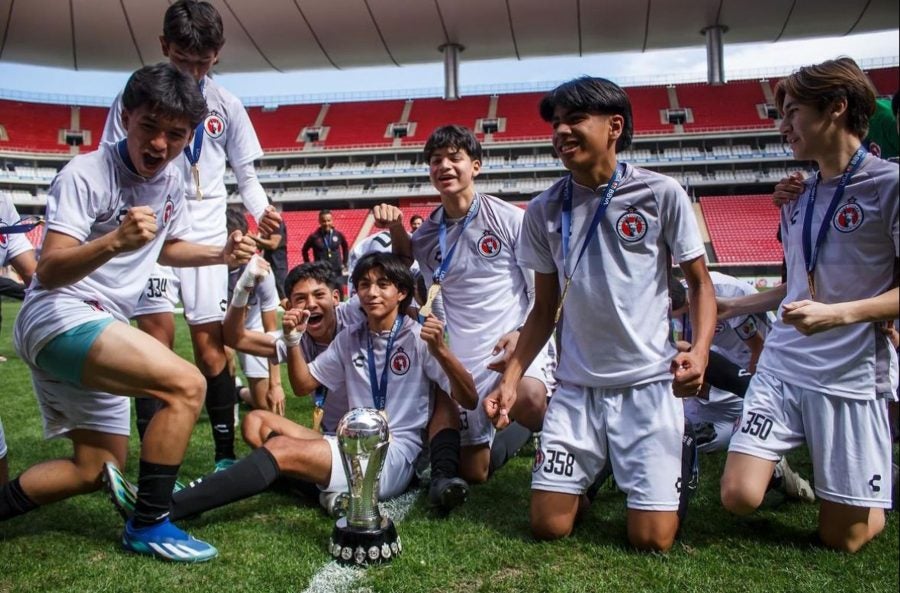 Sub 14 de Xolos se coronó ante Chivas (5-4 global)