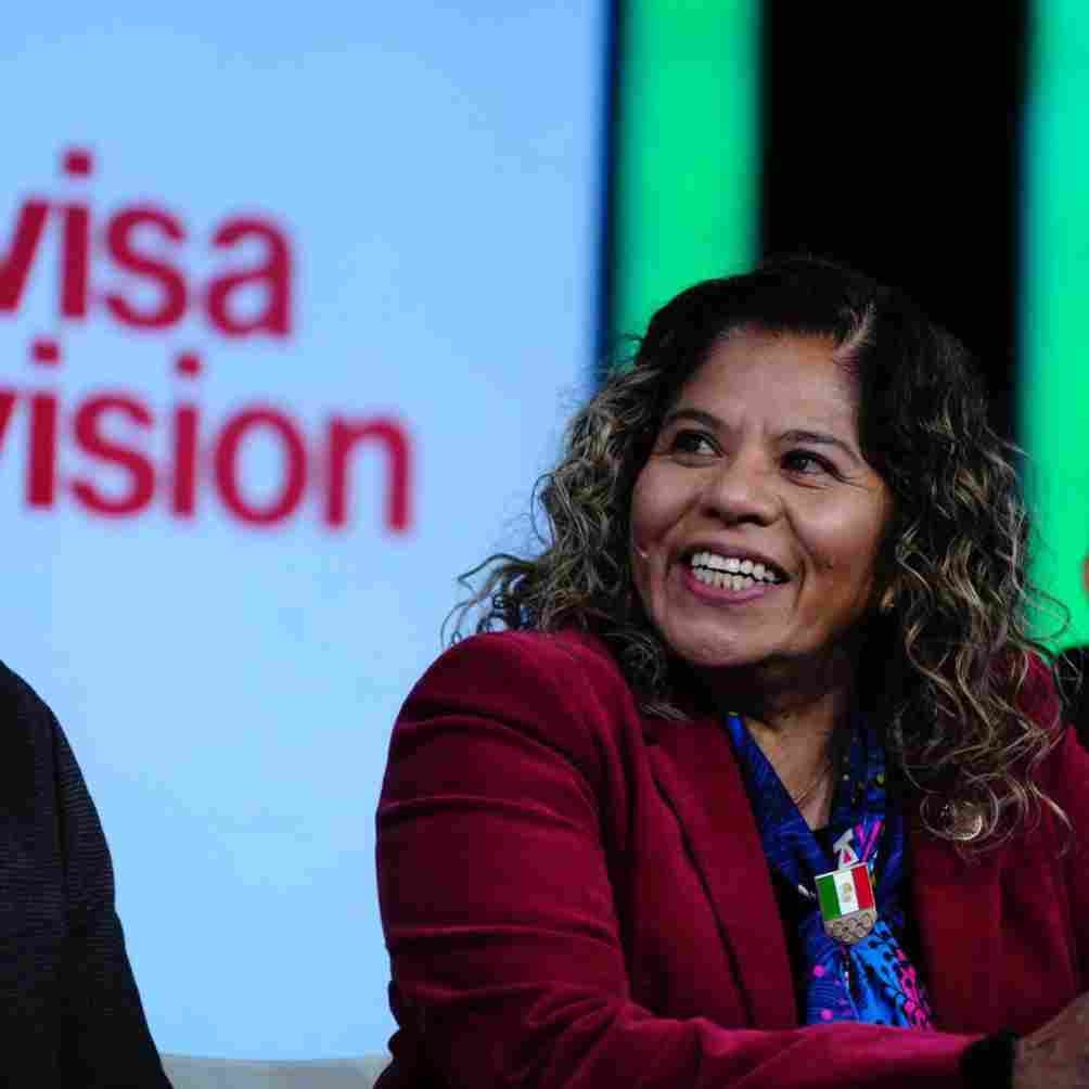 María José Alcalá en conferencia de prensa