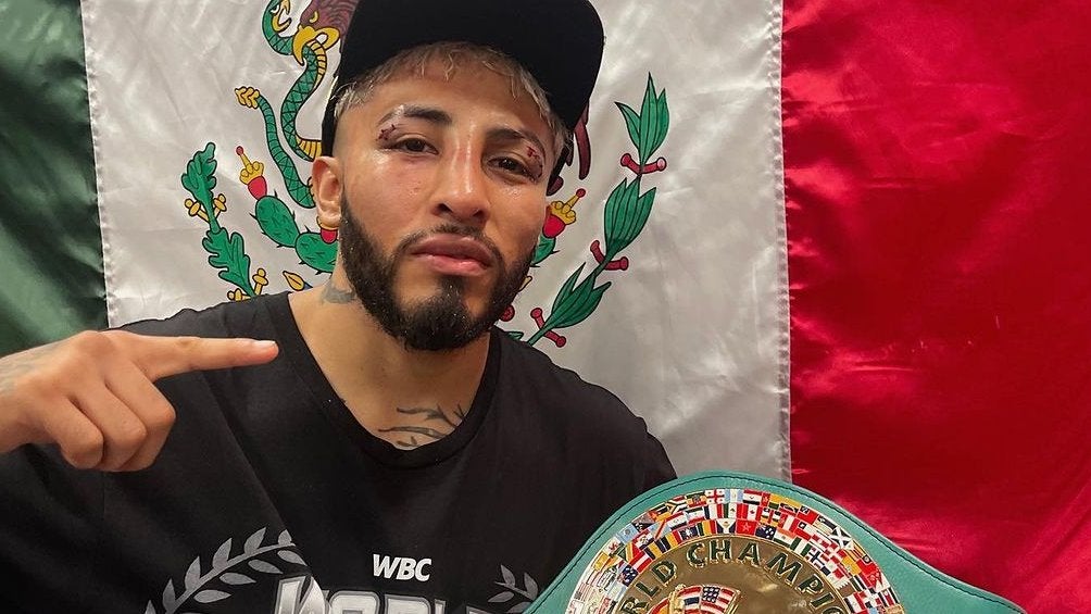 Alexandro 'Peque' Santiago defenderá su título CMB de peso gallo ante Junto Nakatani 