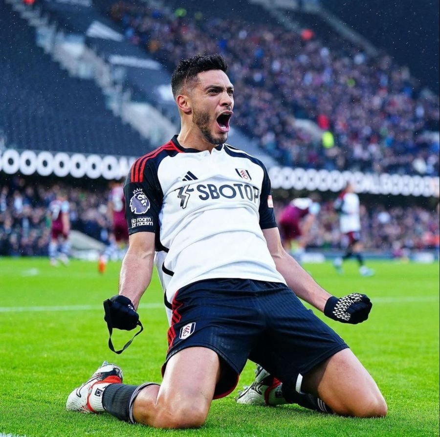 Raúl Jiménez anotó tres goles en dos partidos