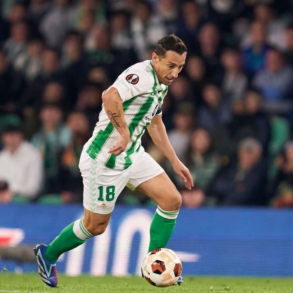 Adnrés Guardado fue titular en la derrota del Real Betis 