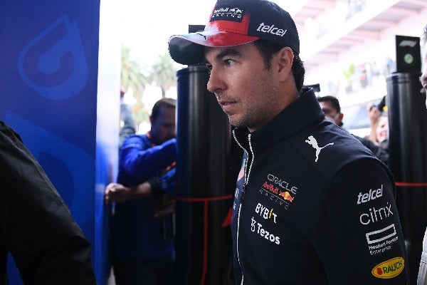 'Checo' Pérez corriendo con Red Bull 