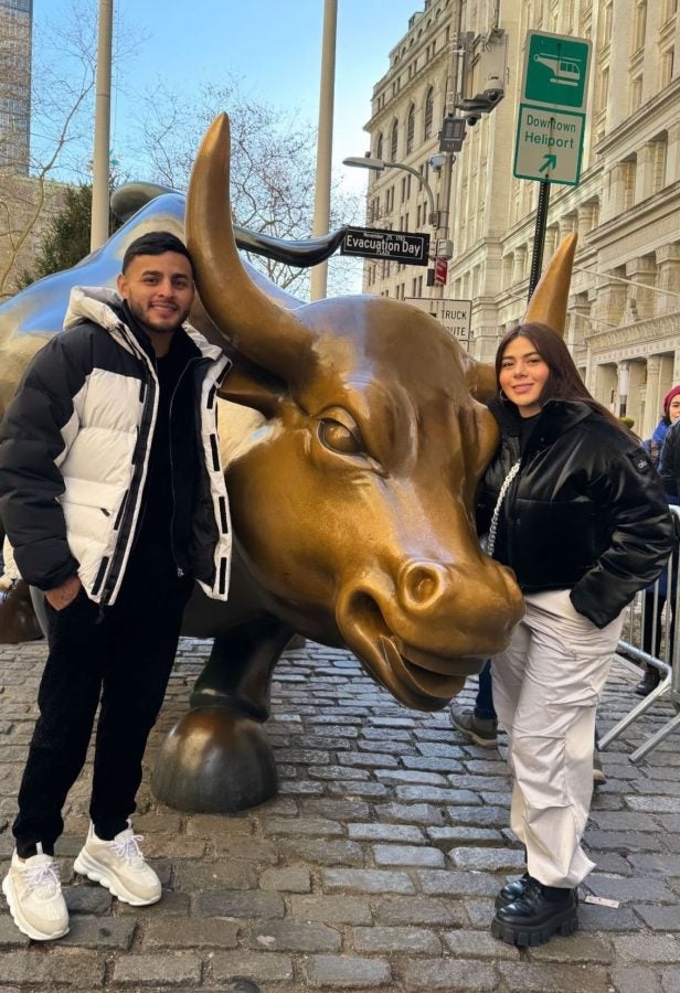 Alexis Vega está de vacaciones en NY con su pareja