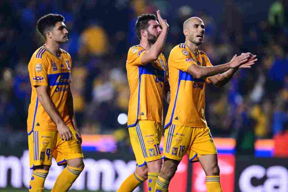 Ibáñez, Gignac y Guido en el juego de Ida ante América