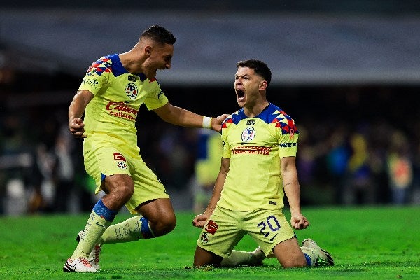 Richard Sánchez celebrando su gol 