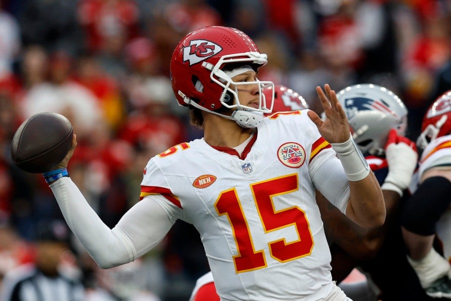 Mahomes enfrentando a los Patriots