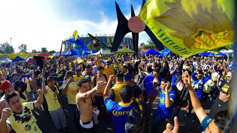 La afición americanista en las inmediaciones del Estadio