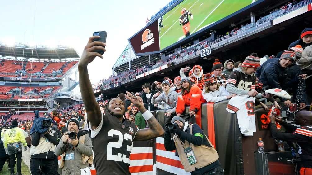 Los Browns celebran con su afición