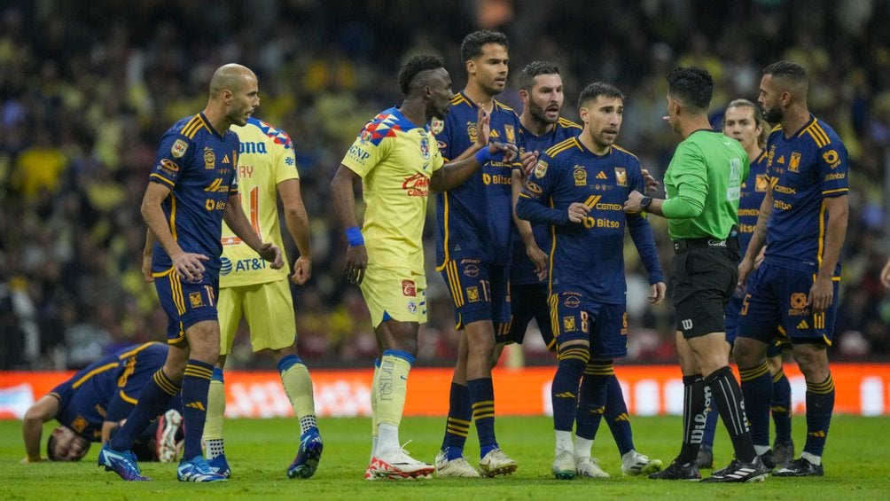 Miguel Layún ganó su tercer título de liga con el América