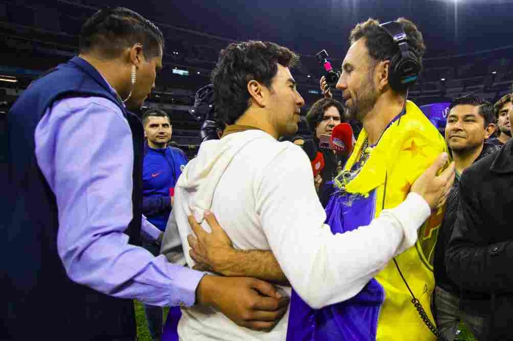 Checo Pérez y Layún celebrando el título de América