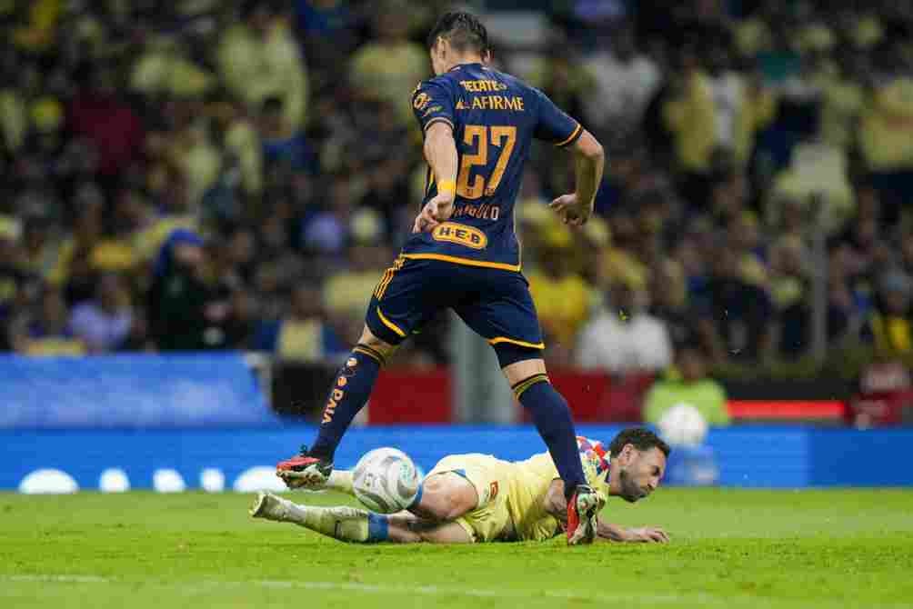 Layún durante el partido de Vuelta de la Final