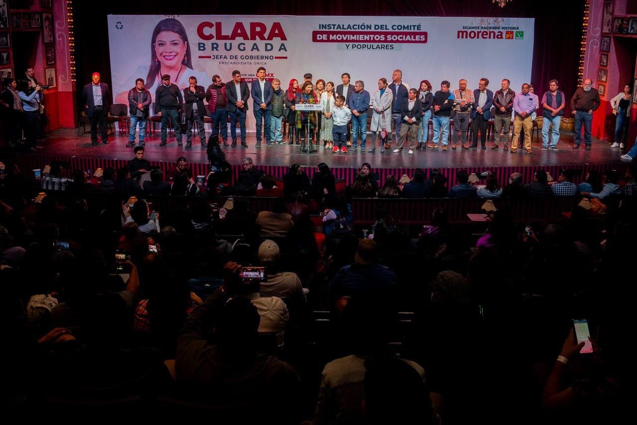 Clara Brugada se reunió con más de 100 organizaciones sociales y del movimiento urbano.