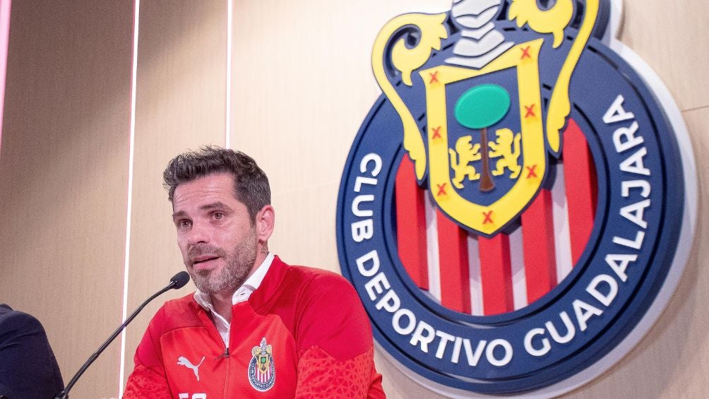 Gago en su presentación con Chivas