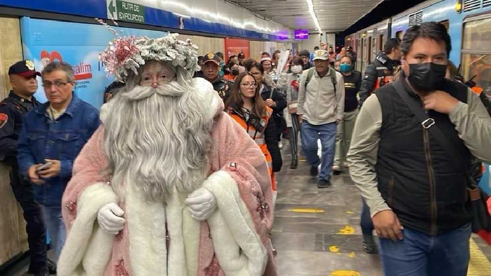 Papá Noel fue captado por las estaciones Chabacano, Pino Suárez e Hidalgo. 