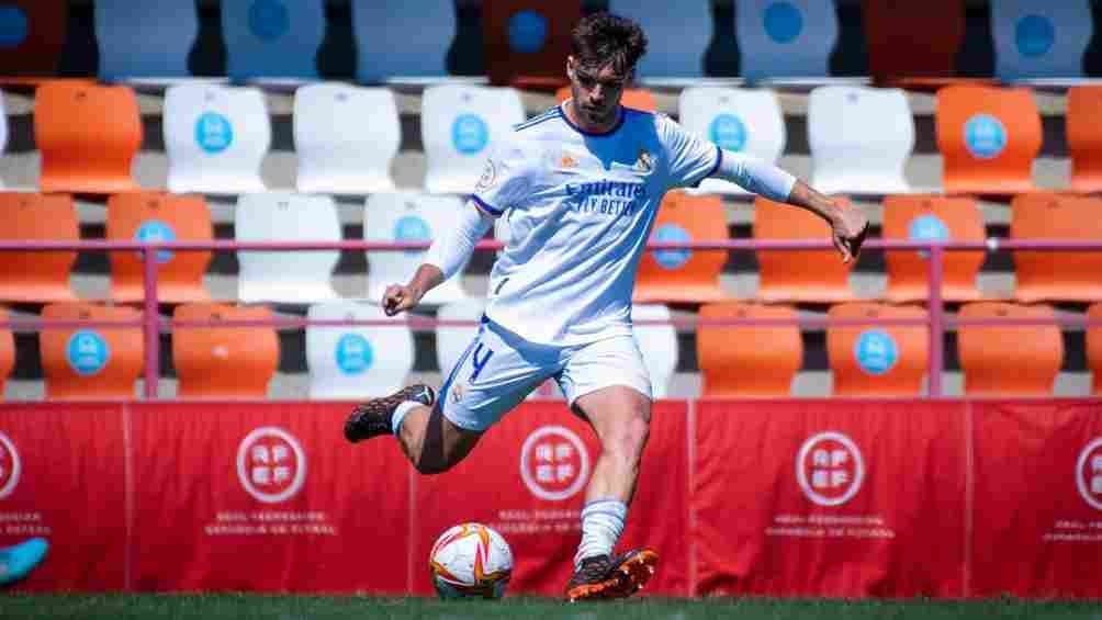 Raúl Asencio causa baja de última hora de la convocatoria del Real Madrid