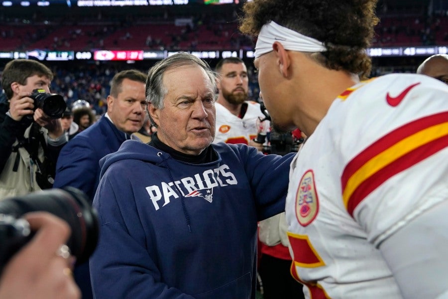 Bill Belichick con Patrick Mahomes