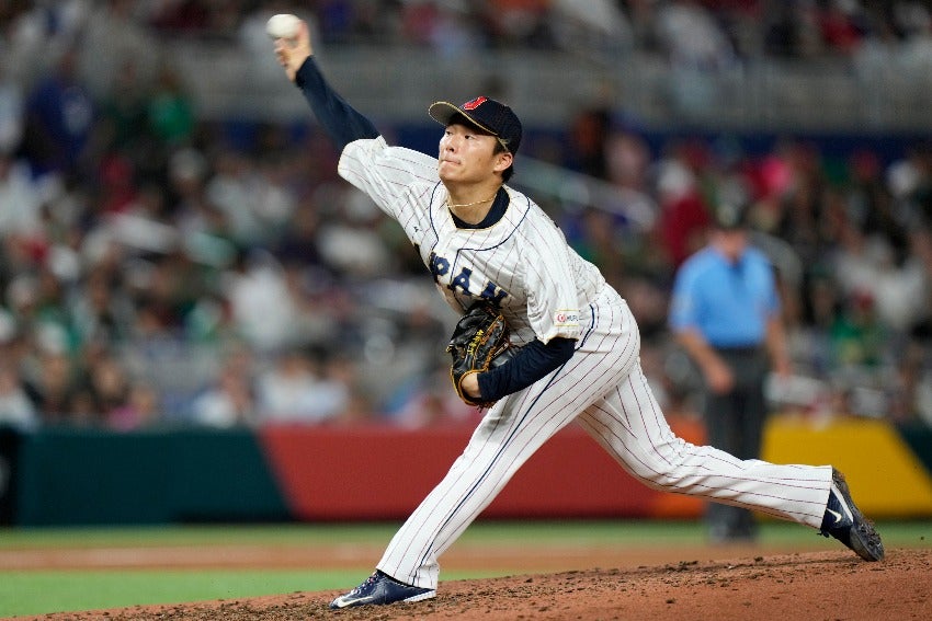 Dodgers llegó a un acuerdo con el pitcher japonés Yoshinobu Yamamoto por 325 MDD