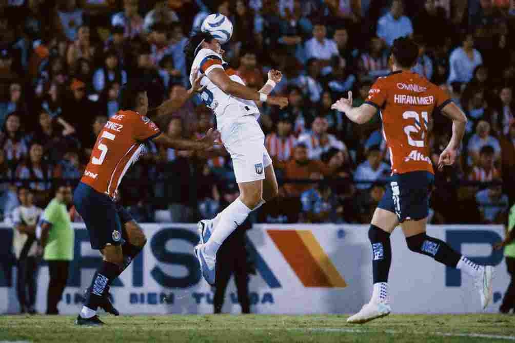 Teun Wilke en el partido de Tapatío ante Chivas