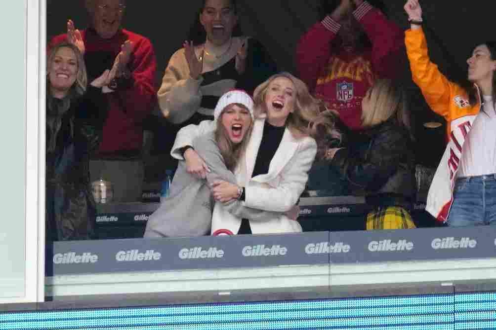 Taylor y Brittany en el partido ante los New England Patriots