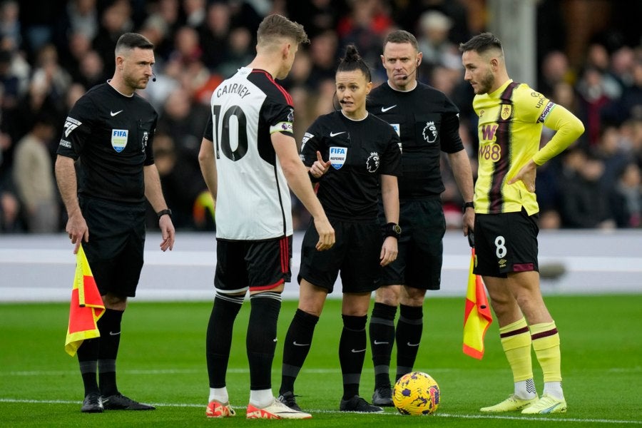 Rebecca Welch pitó el duelo entre Fulham y Burnley