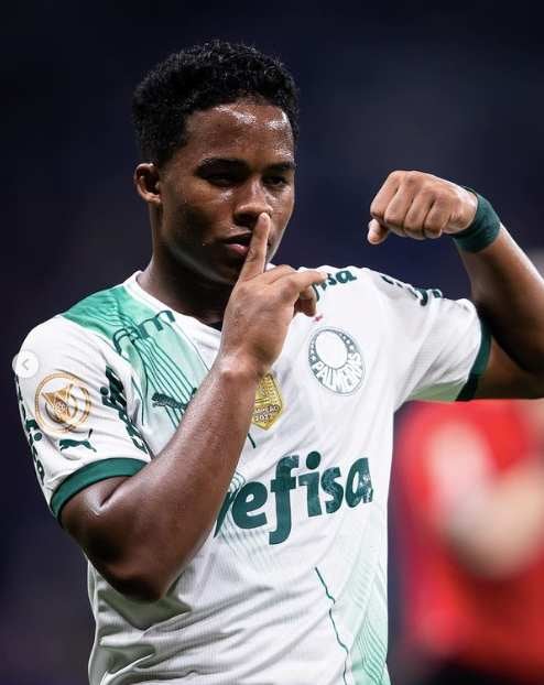 Endrick celebra un gol con Palmeiras