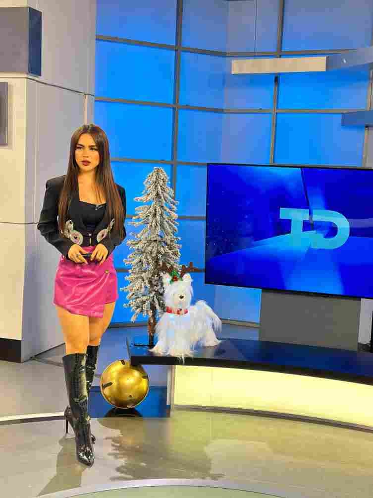 Jaqueline es presentadora de Canal 6 y Telediario