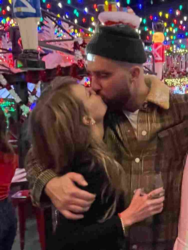 La pareja en una cena navideña de los Kansas City Chiefs