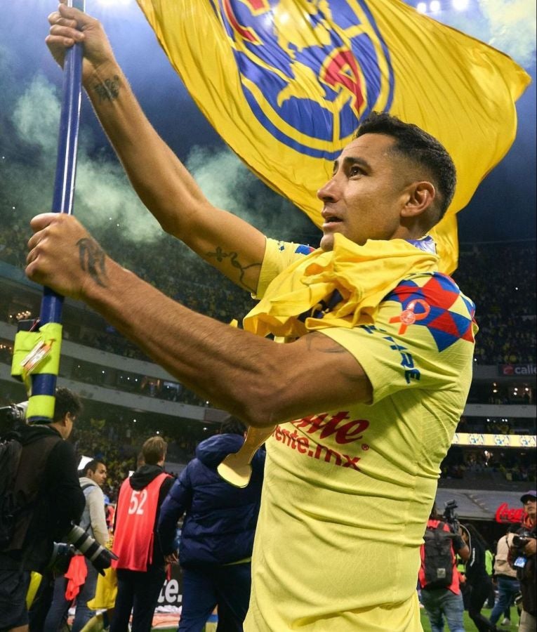 Luis Fuentes en los festejos de 'La 14' de América