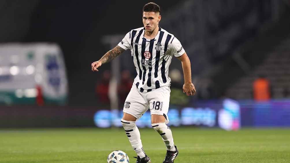 Villagra juega con Talleres