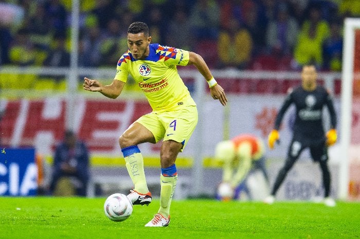 Cáceres durante un partido