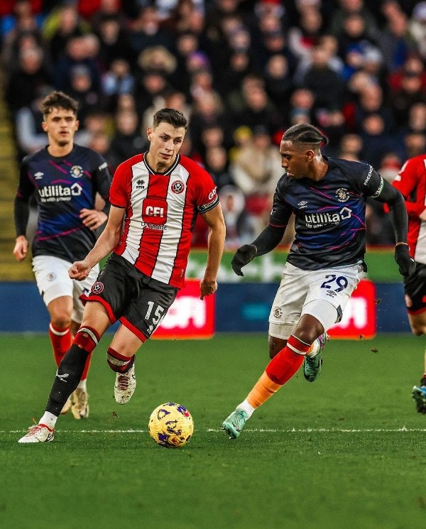 Sheffield United enfrentando al Luton Town