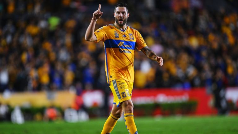 André Pierre Gignac jugando con Tigres