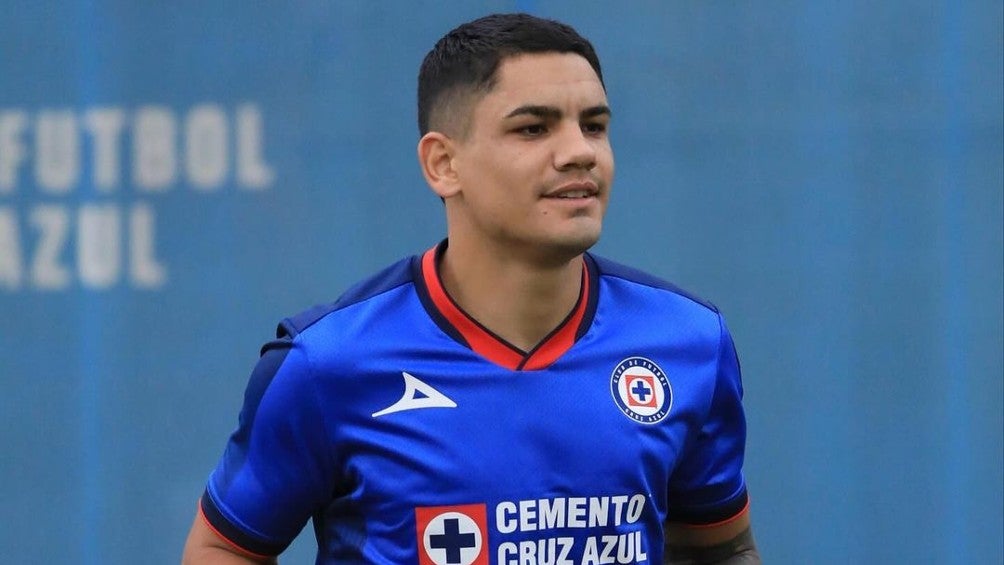 'Toro' Fernández ya luce los colores de Cruz Azul