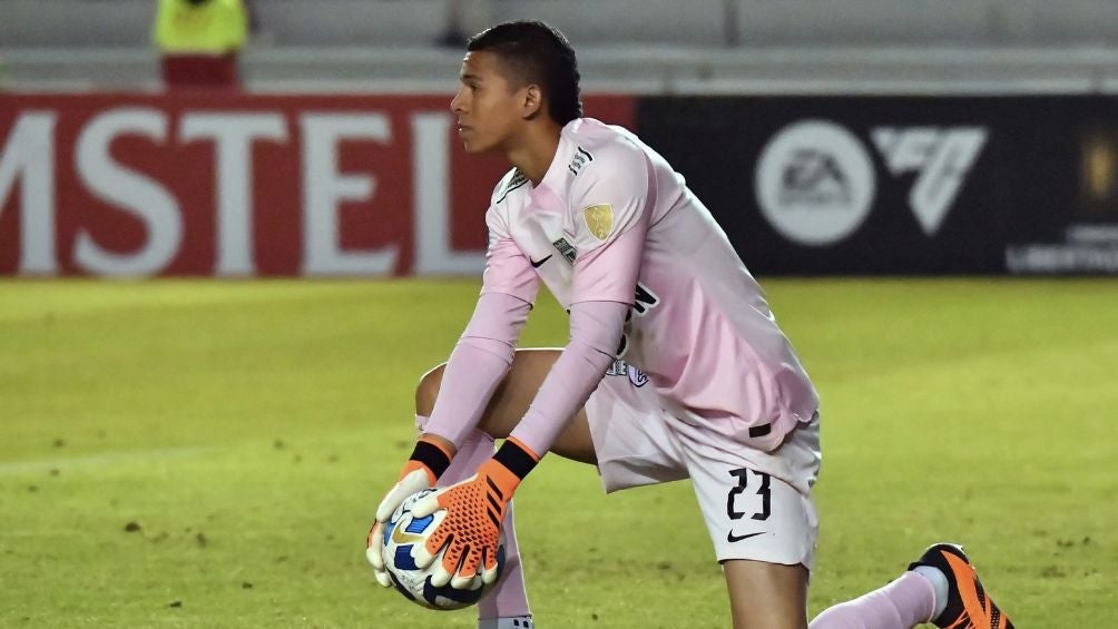 Mier llega a la portería celeste