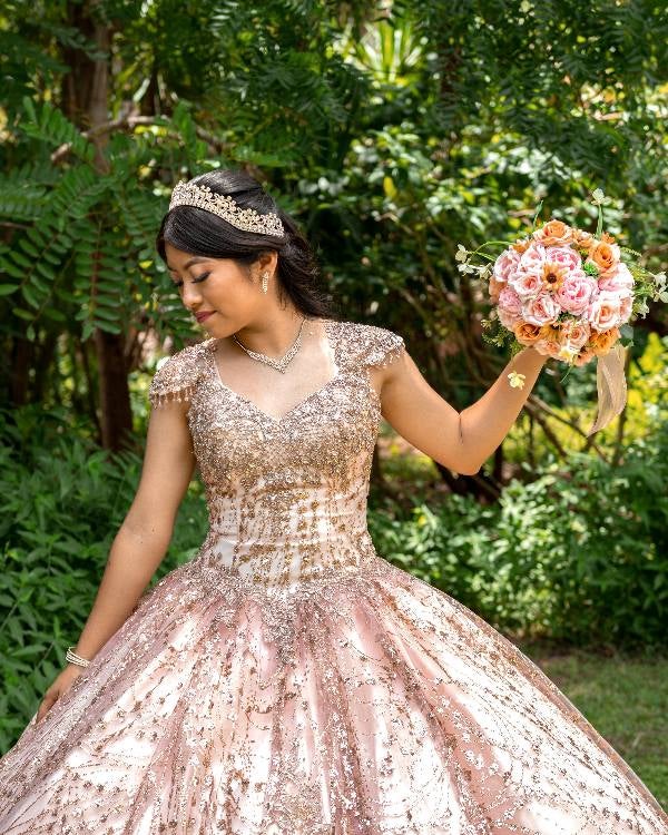 La fiesta de la quinceañera es un hito social y familiar en México