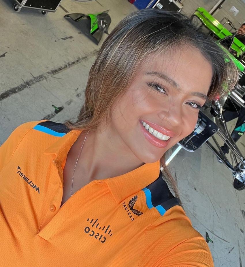 Bianca Bustamente previo a una carrera con McLaren