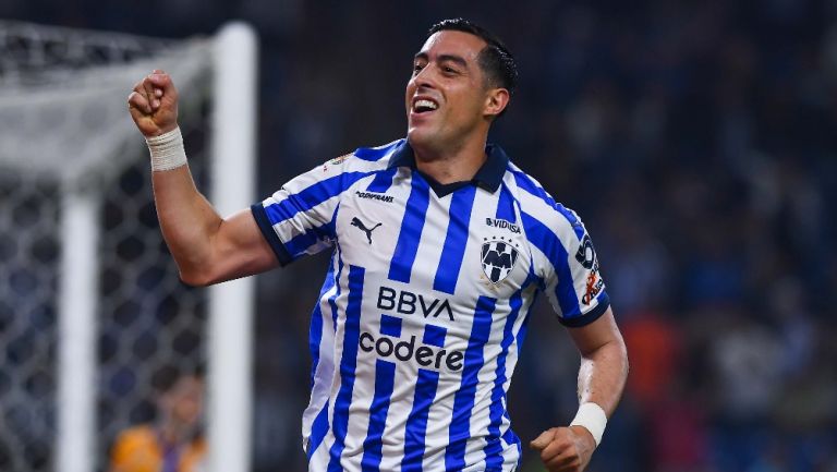 Rogelio Funes Mori celebrando su gol 