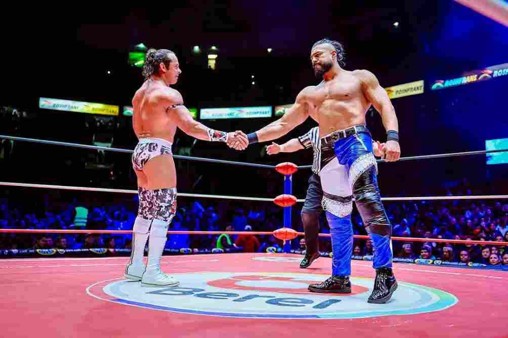 Andrade y Volador Jr antes de su combate