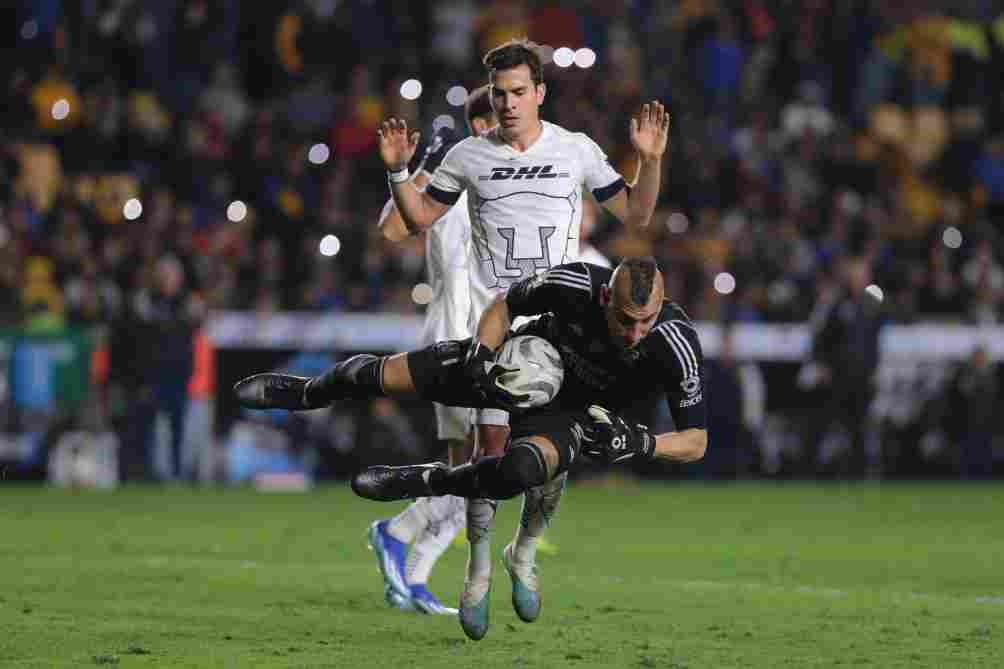 Nahuel en la Semifinal del Apertura 2023 contra Pumas