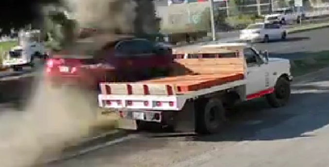 Automóvil arrolla a ladrillero por accidente en Culiacán