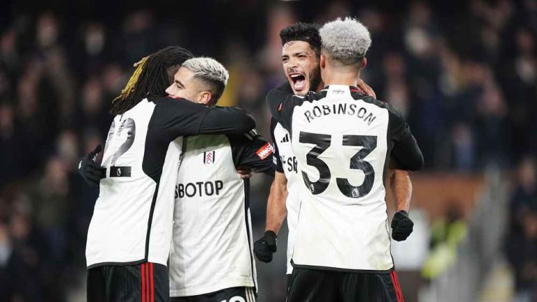 Raúl Jiménez en festejo de gol