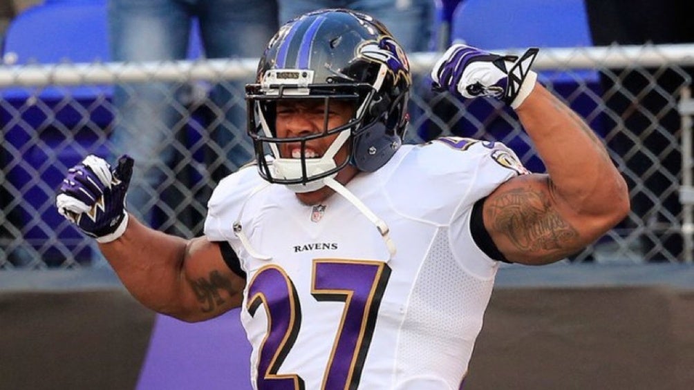 Ravens homenajea al excorredor Ray Rice previo al juego ante Miami