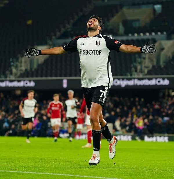 Jiménez celebrando su gol 